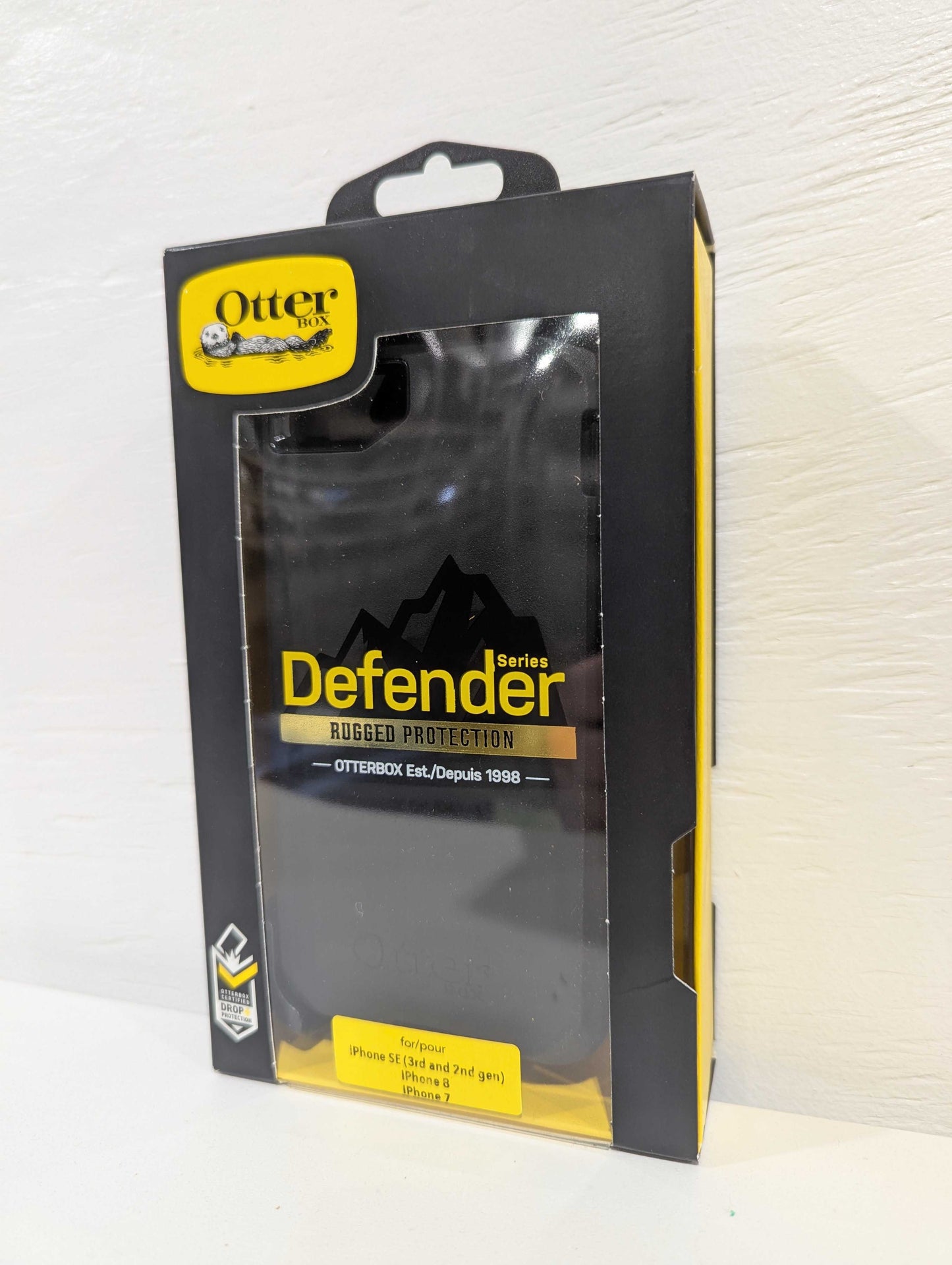 OtterBox Defender Series Case & Holster for iPhone 8/7/SE (2nd/3rd Gen) - Black